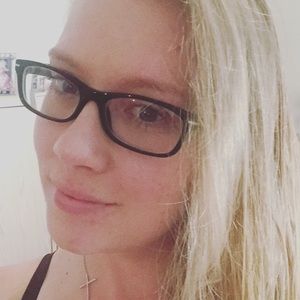 Meet your Posher, Eliazabeth